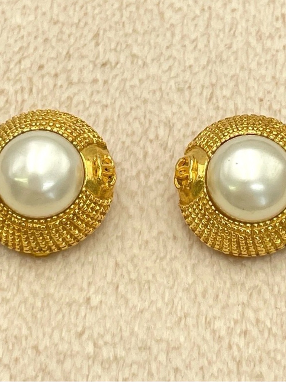 CHANEL Gold & CoCo Pearl Round GP Clip-On Earrings W/Chanel Box -EUC - Picture 5 of 15